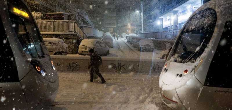 Γιατρός περπάτησε 5,5 ώρες στα χιόνια για να πάει στην εφημερία του