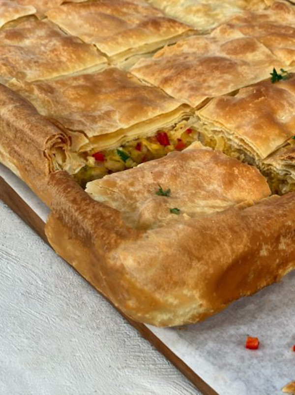 Κοτόπιτα με πράσο και πιπεριές