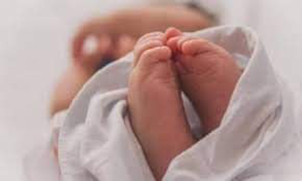 Σταύρος Παπασωτηρίου: Μια χαραμάδα ελπίδας ήταν η γέννηση ενός υγιέστατου αγοριού στο Μποδοσάκειο από μητέρα θετική στον ιό