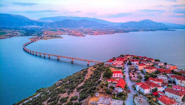 Η ομορφότερη Νεράιδα της Ελλάδας με την υπέροχη θέα