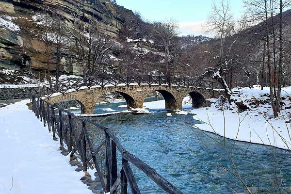 Σαν πίνακας ζωγραφικής το χιονισμένο River Party