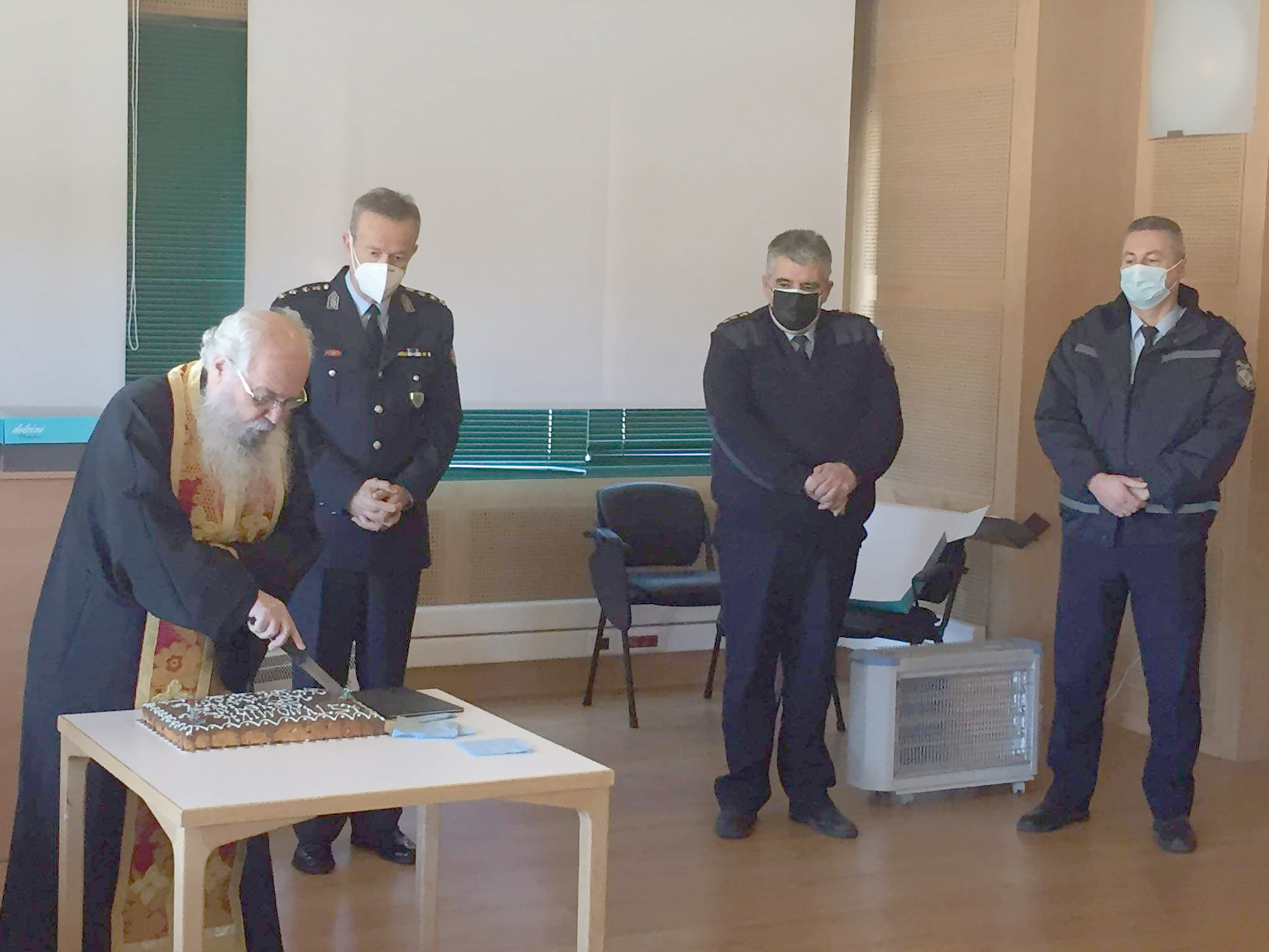 Κοπή πίτας στη Διεύθυνση Αστυνομίας Κοζάνης