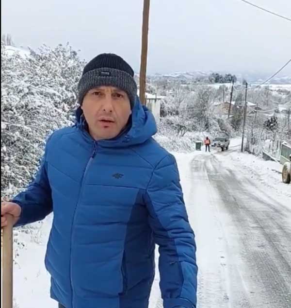Ο πρόεδρος της ΔΕΥΑ Βοΐου Αλέκος Ζιμπιλίδης ,”τρολάρει” για τα χιόνια κυβέρνηση και Δήμο