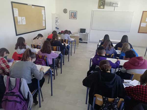8ο Γυμνάσιο Κοζάνης: Πενήντα μαθητές και μαθήτριες (του σχολείου μας) συμμετείχαν στον διαγωνισμό δημιουργικής γραφής που διοργανώσαμε την Παρασκευή 11/2