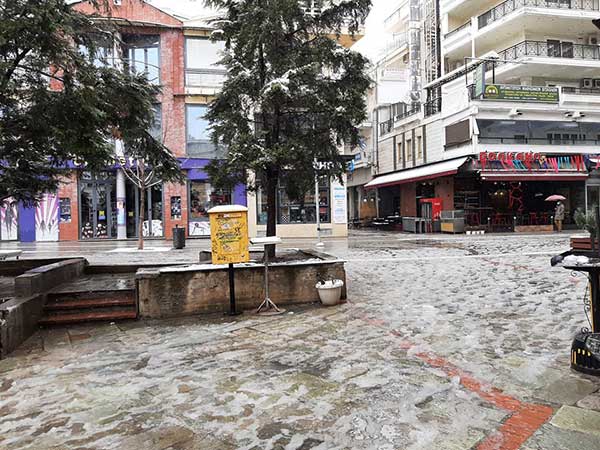 13:00 στον κεντρικό πεζόδρομο της Κοζάνης