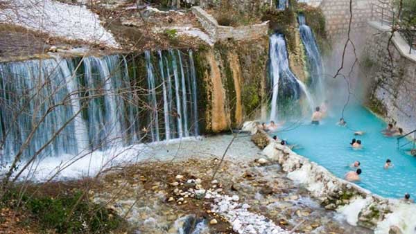 Το Ντουμπάι …πάει Πόζαρ – Επιχειρηματίες από τα Εμιράτα «ψηφίζουν» τους καταρράκτες των λουτρών για διακοπές