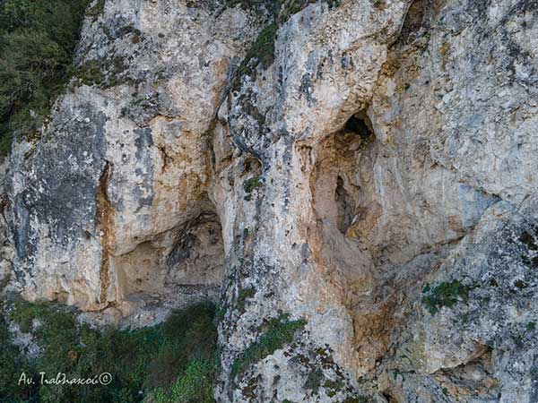 Σπήλαια Αγίου Πνεύματος – Αγίων Θεοδώρων δυτικά των Σερβίων Κοζάνης (Φωτογραφίες)