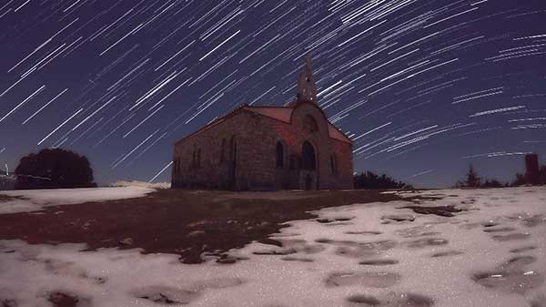 Timelapse night sky βίντεο στο μπαλκόνι του Αγίου Χριστόφορου Προσηλίου