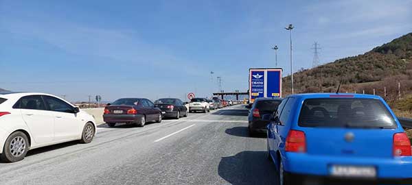 Ουρές αυτοκινήτων στα διόδια Πολυμύλου