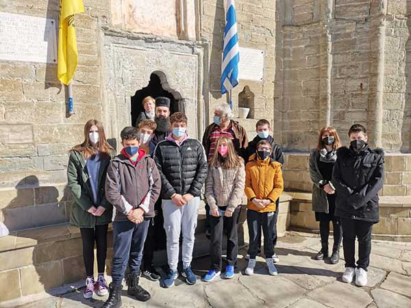Επίσκεψη καθηγητών και μαθητών του Γυμνασίου – Λυκείου Πενταλόφου στην Ιερά Μονή Αγίας Τριάδος Βυθού