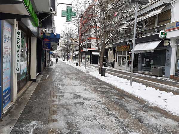 9:15- Η εικόνα της πλατείας- Προσοχή στους πεζούς