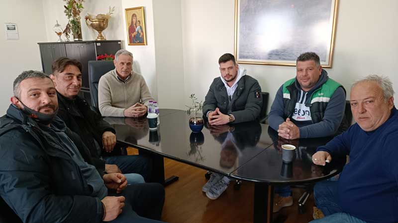 Συνάντηση με εκπροσώπους του μπλόκου αγροτών της Τεχνομπετόν είχε ο Μενέλαος Μακρυγιάννης
