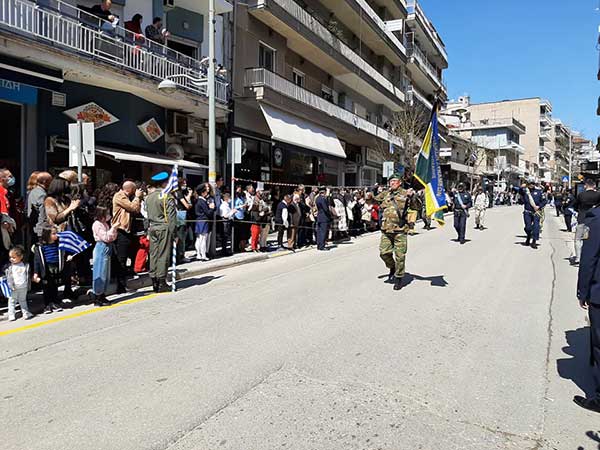 Παρελαύνει ο στρατός και οι ειδικές δυνάμεις της Κοζάνης