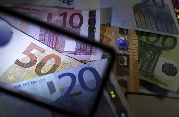 Πρόστιμα του Υπουργείου Ανάπτυξης συνολικού ύψους 790.000 ευρώ σε τρεις εισπρακτικές εταιρείες