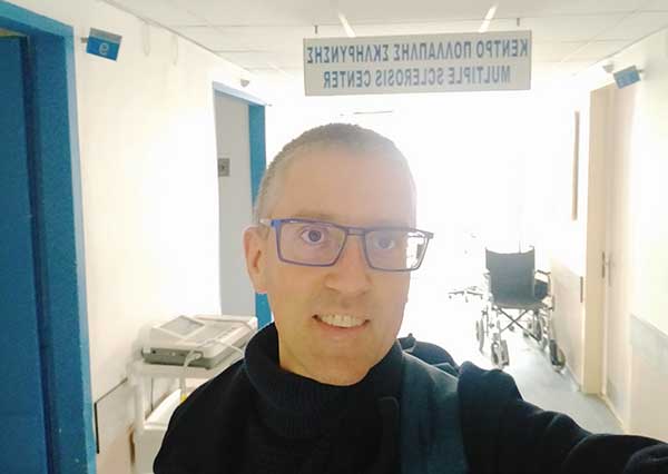 Ο Γιάννης Τσιομπάνος εντάχθηκε σε θεραπευτικό πρόγραμμα, λόγω πάθησης από υποτροπιάζουσα-διαλείπουσα πολλαπλή σκλήρυνση