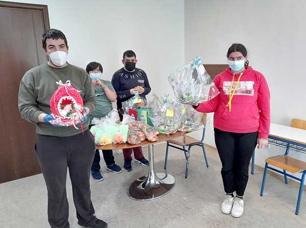 Τα πασχαλινά δώρα του Ε.Ε.Ε.ΕΚ Κοζάνης φτιαγμένα με αγάπη
