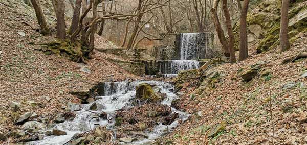 Βόλτα στους Καταρράκτες της Λάβας (Βίντεο)