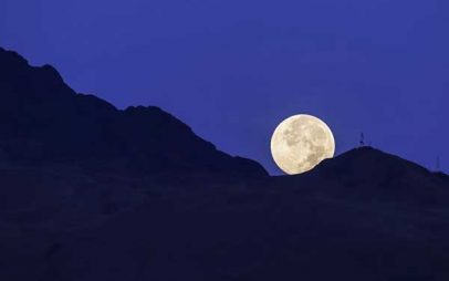 Πανσέληνος Απριλίου 2022: Γιατί ονομάζεται «Ροζ Φεγγάρι» – Πότε θα τη δούμε στον ουρανό