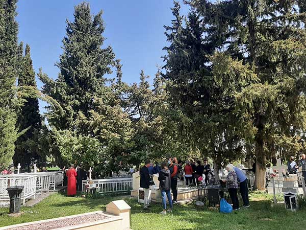Ταφικό Έθιμο στο Πρωτοχώρι Κοζάνης – Μια μέρα αφιερωμένη σε όσους έφυγαν από την ζωή