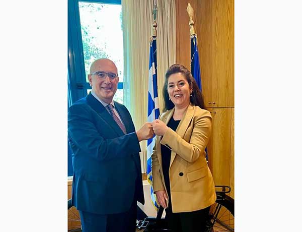 Συνάντηση του Υφυπουργού Μεταφορών Μιχάλη Παπαδόπουλου με την Πρέσβειρα της Αλβανίας Luela Hajdaraga