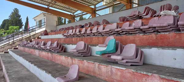 Ξεκίνησε το “ξήλωμα” των παλιών καθισμάτων στο ΔΑΚ Κοζάνης