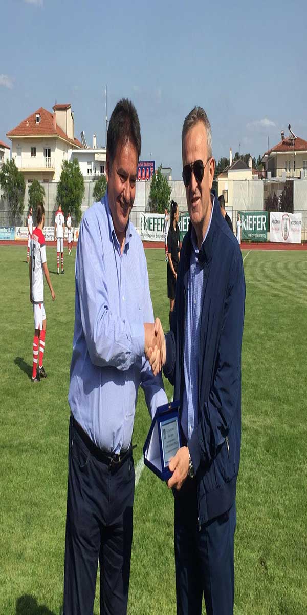 Σπύρος Διόγκαρης: Ευχαριστώ τον πρόεδρο της ΕΠΣ για την βράβευσή μου