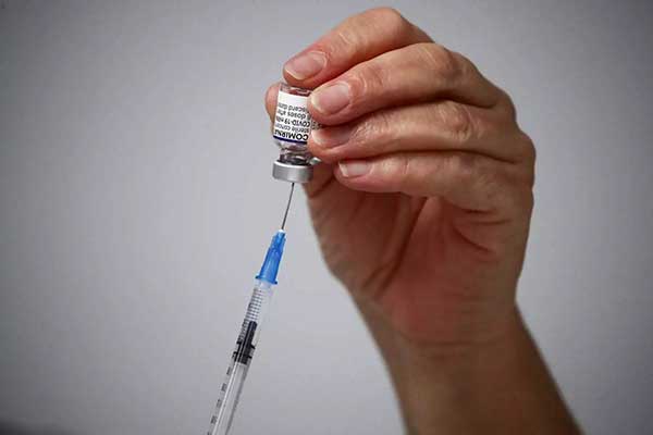 Εμβολιασμός: Τρίτη δόση σε εφήβους 12 – 17 ετών για παρακολούθηση εκπαιδευτικών προγραμμάτων στο εξωτερικό