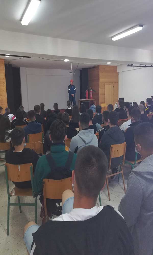 1ο ΕΠΑ.Λ Σερβίων: Ενημέρωση- επιμόρφωση από το Πυροσβεστικό Κλιμάκιο για την πρόληψη και αντιμετώπιση φυσικών καταστροφών