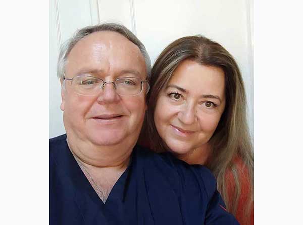 Ο Στέλιος Λαμπρόπουλος συγχαίρει την Ευθαλία Ράνδου