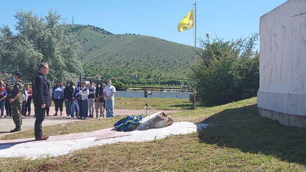 Κατάθεση στεφάνου του δημάρχου Κοζάνης στο Μνημείο Ποντιακής Μνήμης στη Σκήτη