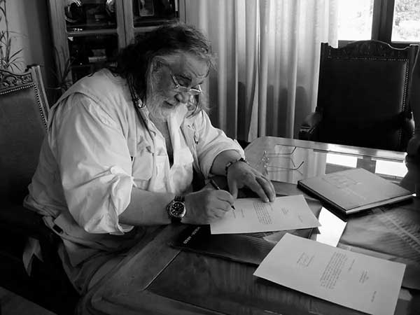 Πέθανε ο σπουδαίος συνθέτης Βαγγέλης Παπαθανασίου