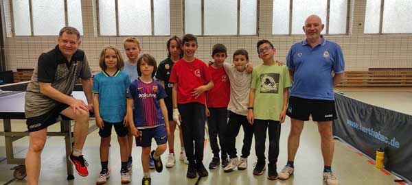 Τέσσερις μικροί αθλητές του ΣΕΑ Κοζάνης ping pong σε διεθνή προπόνηση στο Βερολίνο
