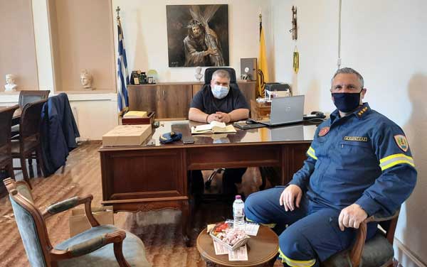 Τον Δήμαρχο Εορδαίας Παναγιώτη Πλακεντά επισκέφθηκε ο Διοικητής της Σχολής Πυροσβεστών Πτολεμαΐδας, Πύραρχος Αναστάσιος Καρατζάς.