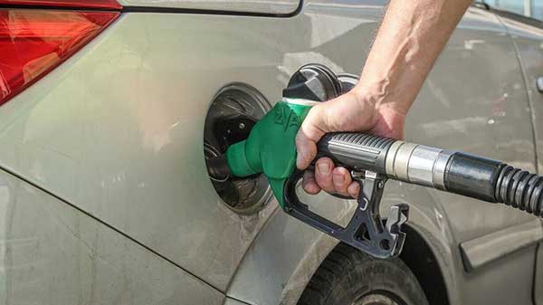 Εξετάζεται η επέκταση του fuel pass – «Καμπάνα» 15.000 ευρώ σε πρατήρια καυσίμων