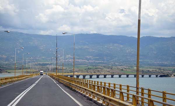 Παρατείνονται οι κυκλοφοριακές ρυθμίσεις στην Υψηλή Γέφυρα Σερβίων για φορτηγά άνω των σαράντα τόνων ως και το Μάρτιο του 2024