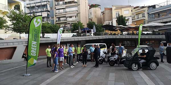 Ηλεκτρικά αυτοκίνητα, ποδήλατα και πατίνια στην κεντρική πλατεία της Κοζάνης – Λάζαρος Μαλούτας: Προετοιμαζόμαστε για το αύριο και το μέλλον