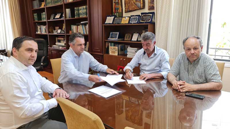 Δήμος Γρεβενών: Υπογραφές Δασταμάνη-Κασαπίδη για βελτίωση πρόσβασης σε σταβλικές και βιομηχανικές εγκαταστάσεις