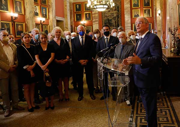 Η Βουλή τίμησε τον Φίλιππο Πετσάλνικο