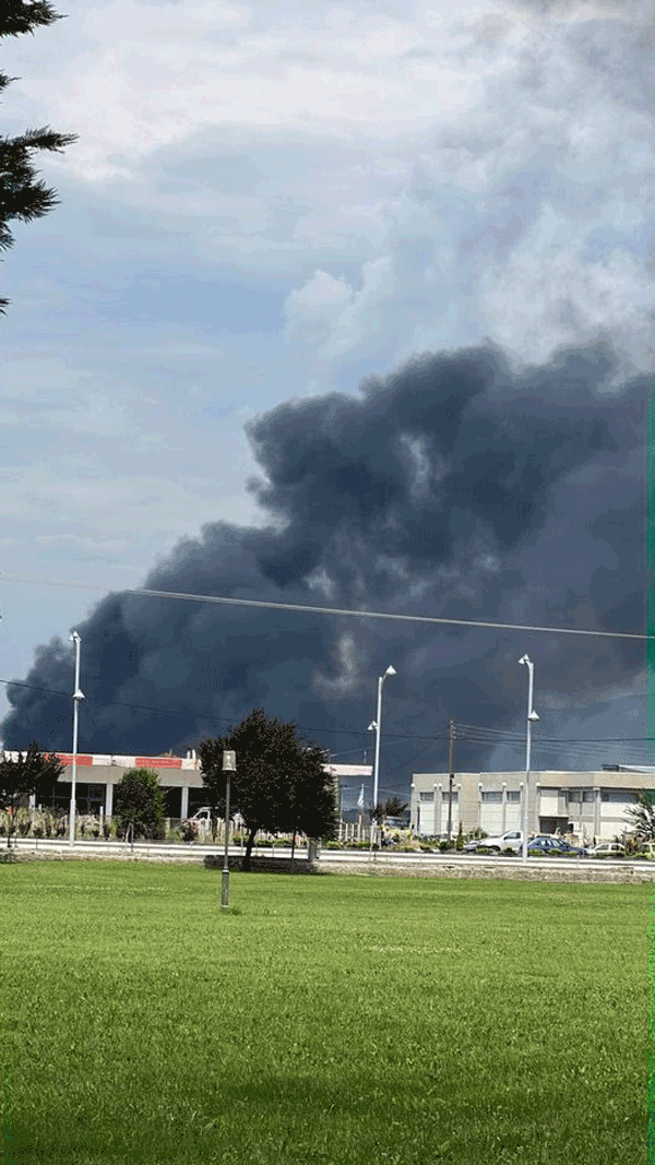 Φωτιά σε μάντρα οικοδομικών υλικών στο δρόμο Πτολεμαΐδας- Ανατολικού