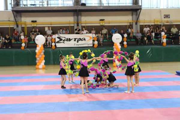 Παρουσίαση επιδείξεων των τμημάτων ενόργανης και μοντέρνου χορού του γυμναστηρίου “Σάντρα”