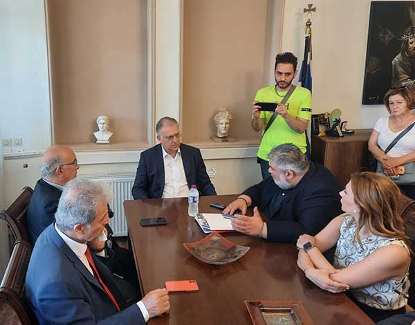 Συνάντηση του Δημάρχου Εορδαίας Παναγιώτη Πλακεντά με τον Υπουργό Προστασίας του Πολίτη Τάκη Θεοδωρικάκο