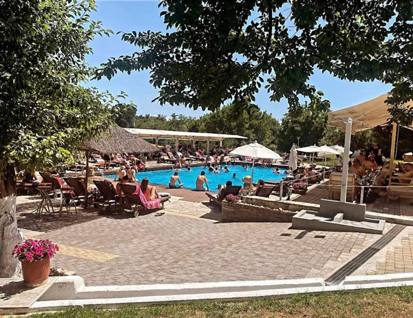 Ξεκίνησε η λειτουργία της πισίνας στο Ηotel Tselikas στην Κοζάνη