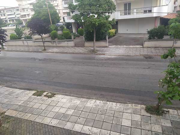 Χαλαζόπτωση και καταιγίδα αυτή την ώρα στην Κοζάνη