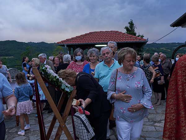 Εσπερινός και πανηγύρι στους Αγίους Αναργύρους Βοΐου