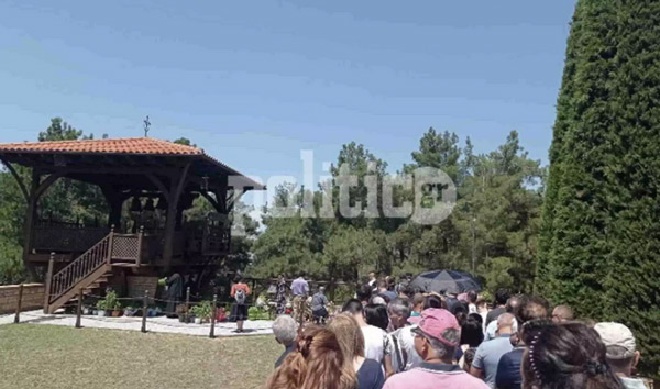 Άγιος Παΐσιος: «Ουρές» πιστών στον τάφο του στη Σουρωτή Θεσσαλονίκης – Πλάνα από την τεράστια προσέλευση