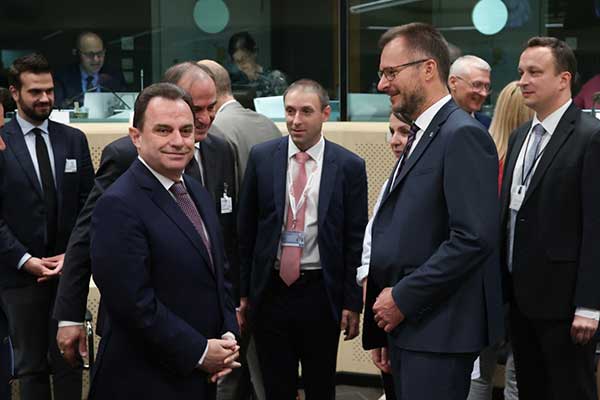 Ισχυρές παρεμβάσεις Γεωργαντά στο συμβούλιο υπουργών της Ε.Ε. για μεταφορά και αποθήκευση σιτηρών, κτηνοτροφία, γεωργία, υδατοκαλλιέργειες