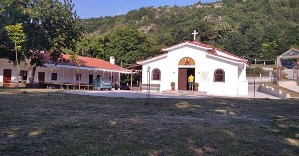Πραγματοποιήθηκε ο εσπερινός της Αγίας Παρασκευής Μοσχοχωρίου Πλατανορρεύματος (Φωτογραφίες)