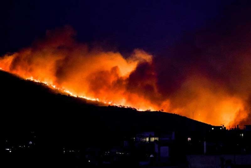 Πυροσβέστες της Δυτικής Μακεδονίας συνδράμουν στην φωτιά στην Αθήνας