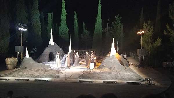 Η Ηλέκτρα του Ευριπίδη με την Μαρία Κίτσου και τον Δημήτρη Γκοτσόπουλο παρουσιάζεται στο Υπαίθριο Δημοτικό Θέατρο Κοζάνης