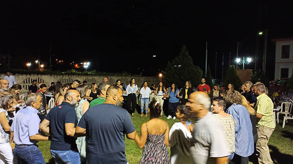 Με πολύ κέφι και χορό πραγματοποιήθηκε το βράδυ του Σαββάτου ο ετήσιος χορός του Εκπολιτιστικού – Μορφωτικού Συλλόγου Κοιλάδας